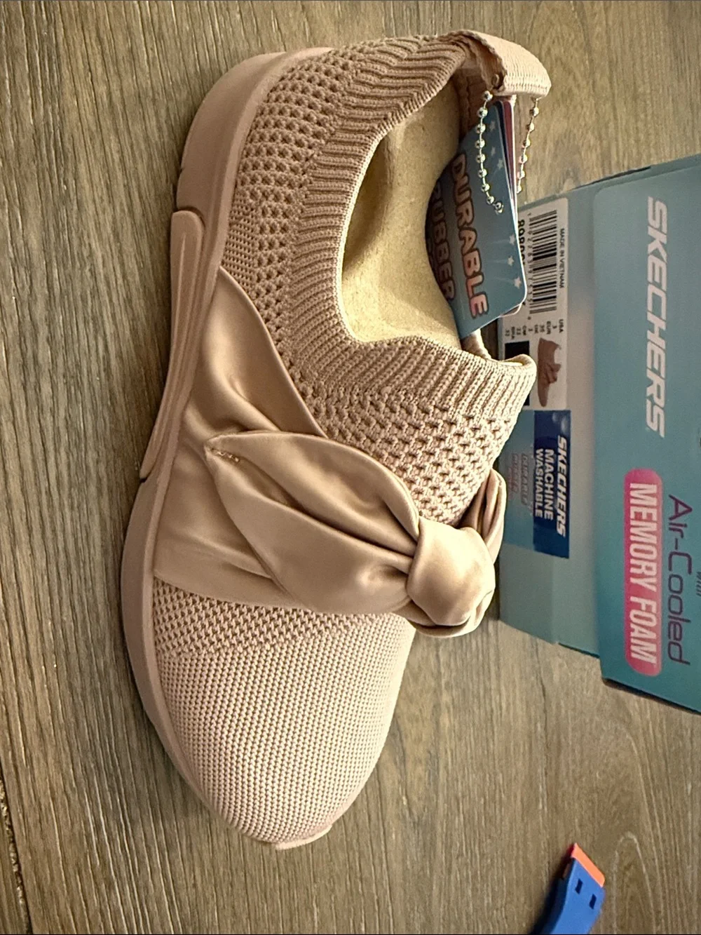 Skechers slip sneaker